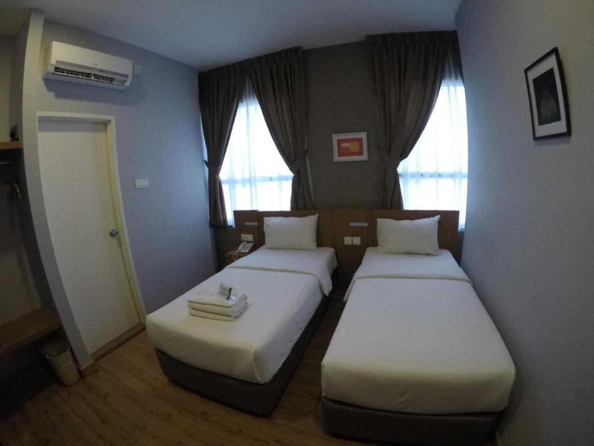 Golden Leaf Boutique Hotel Nusa Idaman Formerly Known As Ariana Hotel 新山 外观 照片