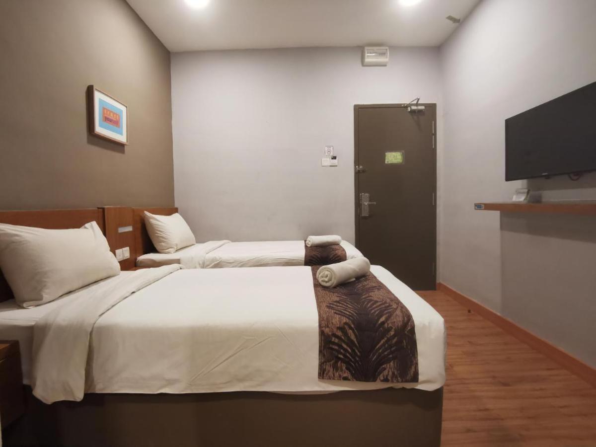 Golden Leaf Boutique Hotel Nusa Idaman Formerly Known As Ariana Hotel 新山 外观 照片