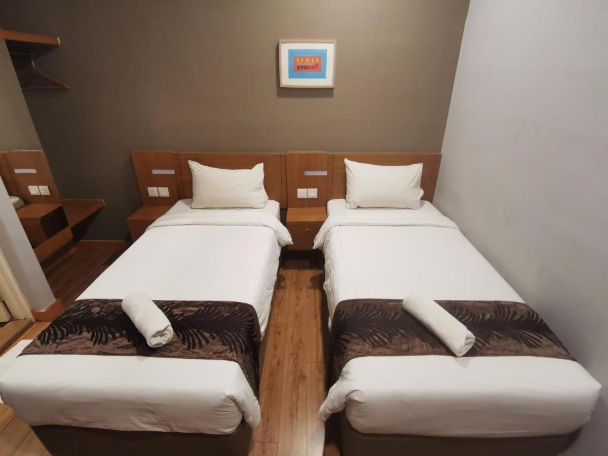 Golden Leaf Boutique Hotel Nusa Idaman Formerly Known As Ariana Hotel 新山 外观 照片