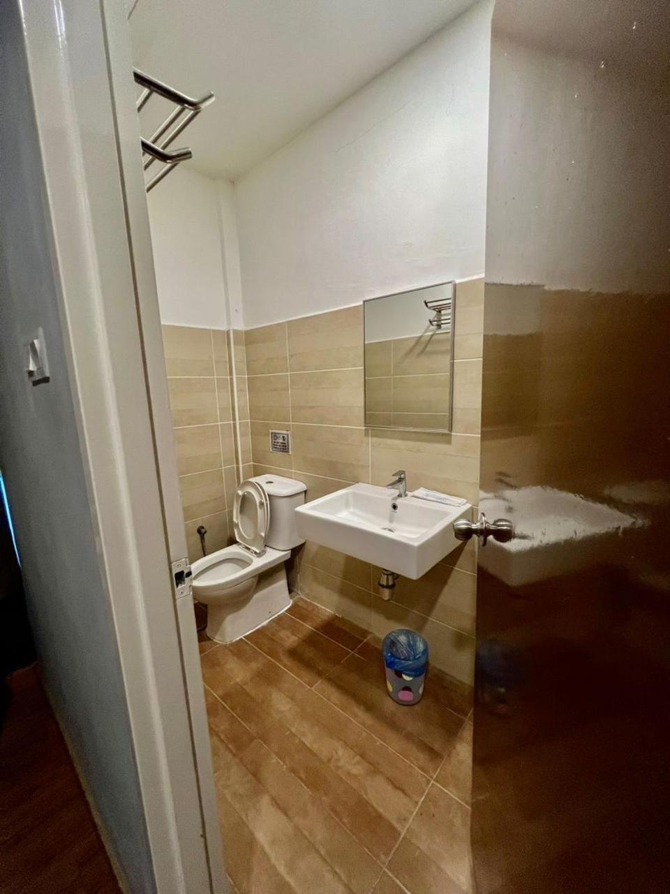Golden Leaf Boutique Hotel Nusa Idaman Formerly Known As Ariana Hotel 新山 外观 照片