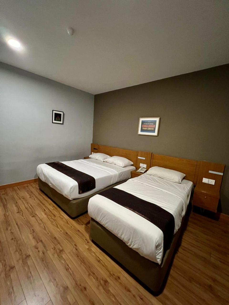 Golden Leaf Boutique Hotel Nusa Idaman Formerly Known As Ariana Hotel 新山 外观 照片