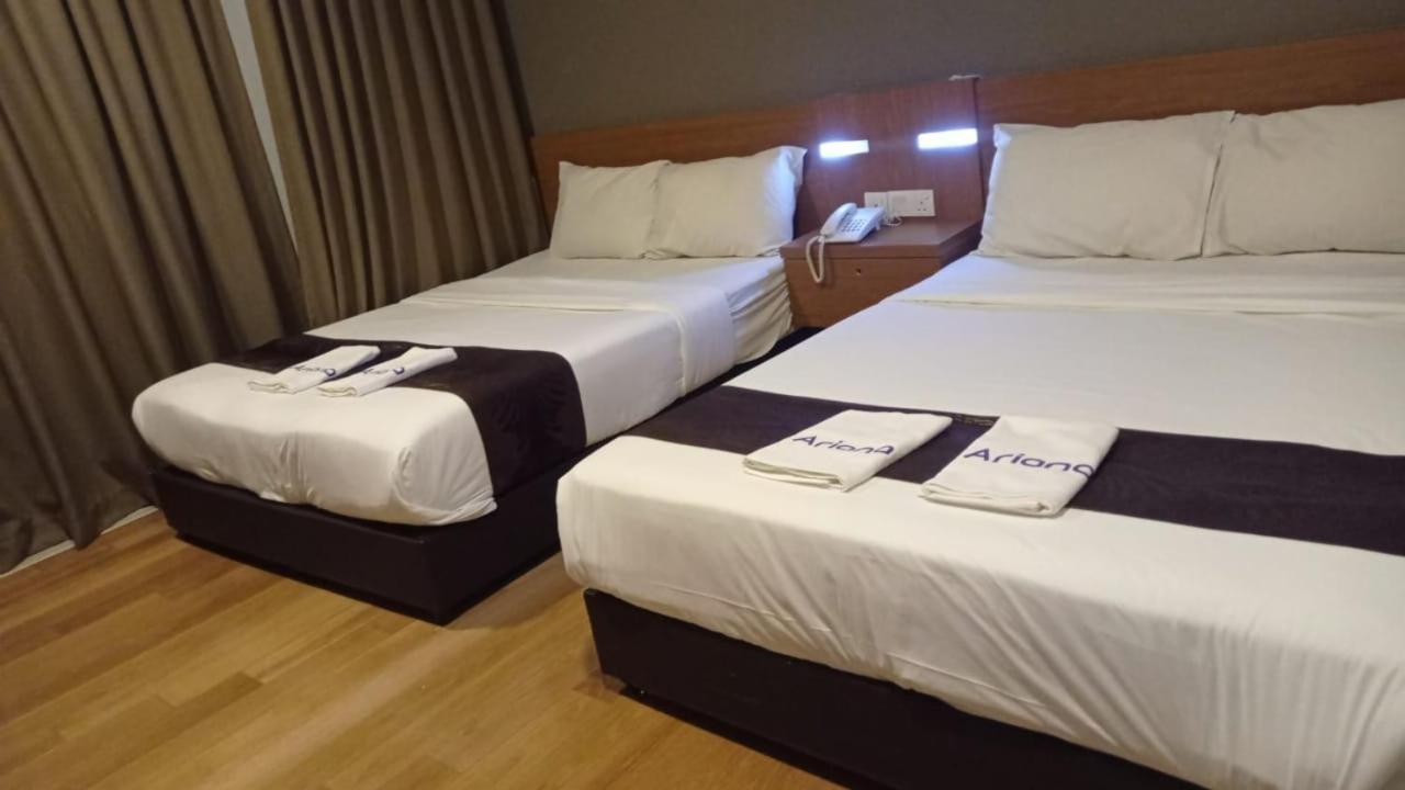 Golden Leaf Boutique Hotel Nusa Idaman Formerly Known As Ariana Hotel 新山 外观 照片