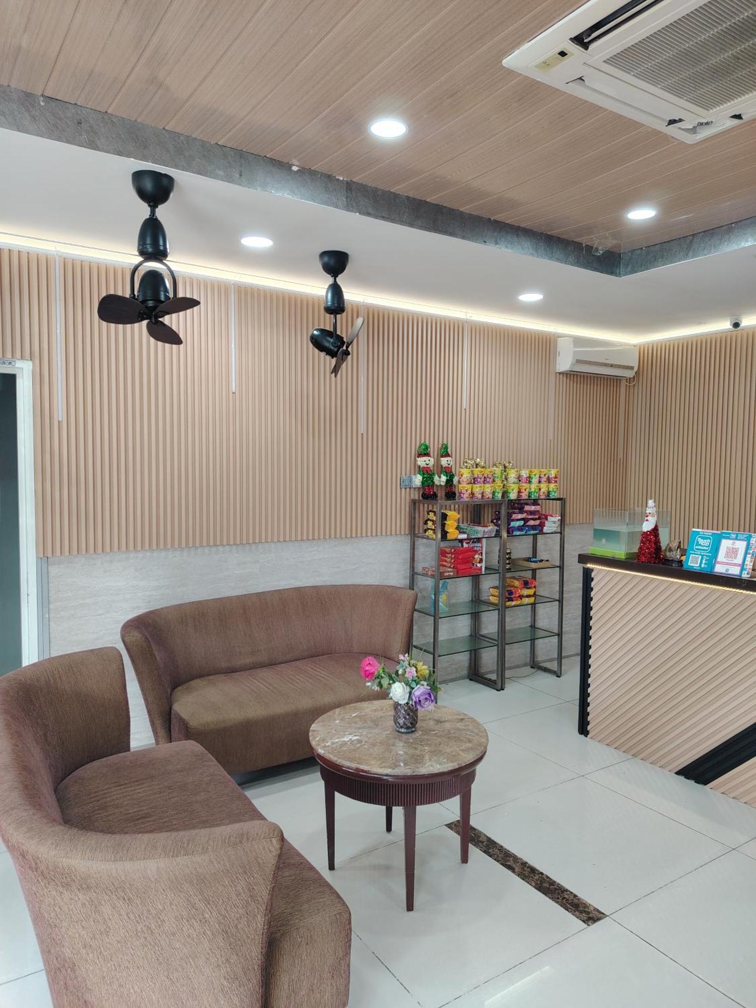 Golden Leaf Boutique Hotel Nusa Idaman Formerly Known As Ariana Hotel 新山 外观 照片