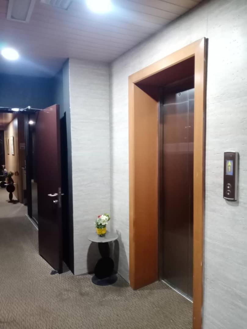 Golden Leaf Boutique Hotel Nusa Idaman Formerly Known As Ariana Hotel 新山 外观 照片