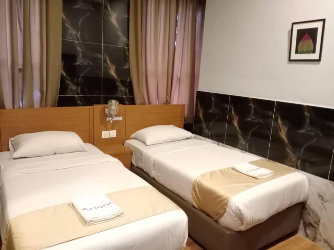 Golden Leaf Boutique Hotel Nusa Idaman Formerly Known As Ariana Hotel 新山 外观 照片